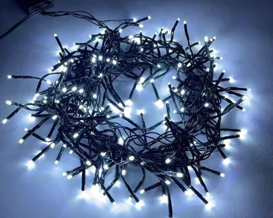 фото Гирлянда светодиодная "Нить Мишура" 2м 200LED 220В IP20 зел. провод хол. свет ЭРА Б0047969