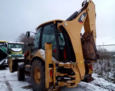 фото Рытье ям под столбы