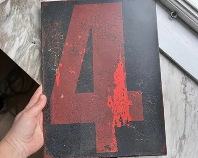 фото Табличка жестяная с цифрой 26х35 см