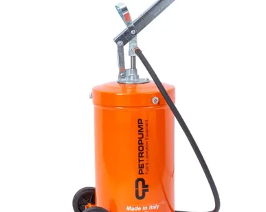 фото Ручной солидолонагнетатель с емкостью 16 кг с тележкой, 300 бар, профессиональная версия