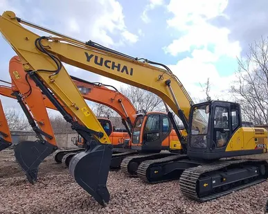 фото Гусеничный экскаватор Yuchai YC215-9
