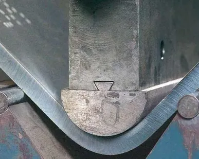 фото Гибка листовой стали от 500 до 1000 шт (длина заготовки от 1500 до 2500 мм)