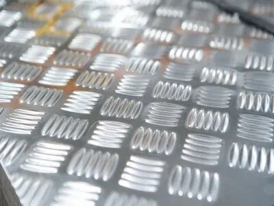 Фото №0 Лист алюминиевый рифленый 3x1200x3000 мм квинтет АМг2Н2Р