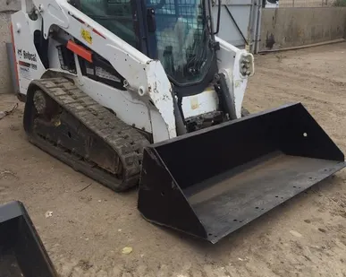 фото Минипогрузчик гусеничный Bobcat T590