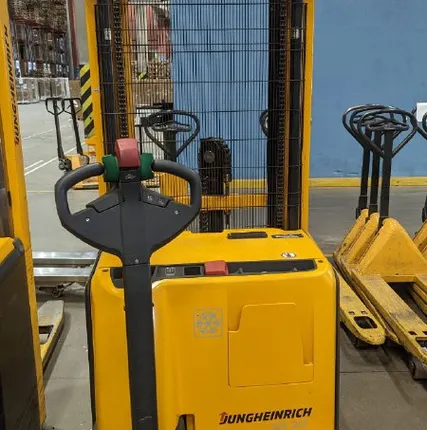 Фото №1 Электрический поводковый штабелер Jungheinrich EJC 212