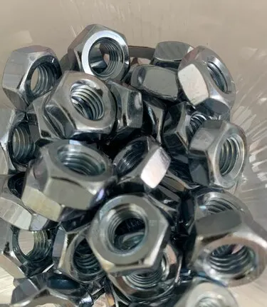 Фото №0 Гайки с левой резьбой