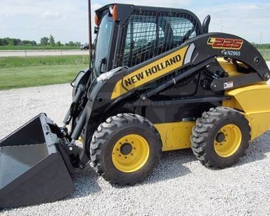 фото Мини-погрузчик New Holland L225