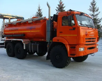 фото Автотопливозаправщик НЕФАЗ-66052