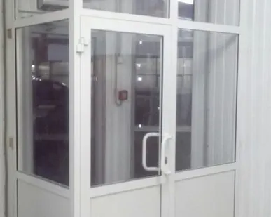 фото Тамбур из алюминиевого профиля