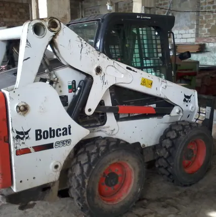 Фото №2 Аренда мини-погрузчика BobCat S650. Гидромолот, Ямобур, Щётка, Вилы.