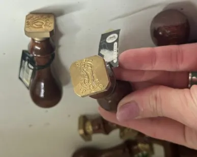 фото Печать сургучная Литера h дерево латунь 8 см