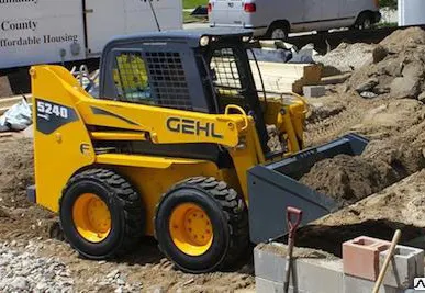 фото Мини-погрузчик Gehl 5240E Power 2