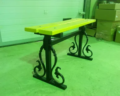 фото Лавка с каслинским литьём без спинки