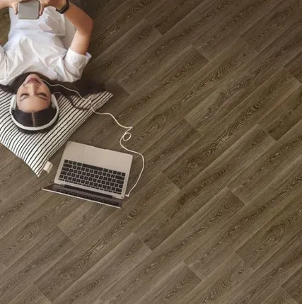 Фото №1 Линолеум бытовой IVC NEOTEX Bourbon 548, 4м