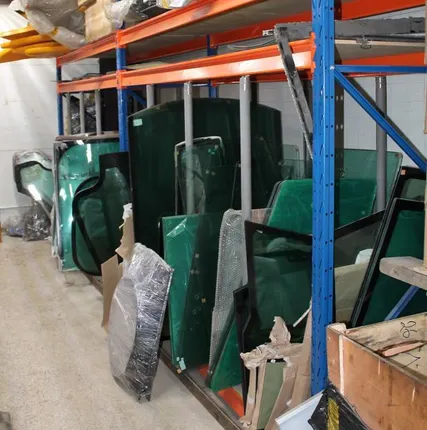 Фото №0 Стекло лобовое SDLG New Holland HYUNDAI JCB XCMG  XGMA HIGER