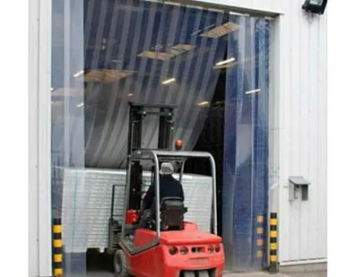 фото ПВХ завеса морозостойкая прозрачная гладкая 3х300