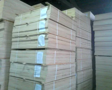 фото Фанера 7 мм 1,52*1,52м. сорт 4-4