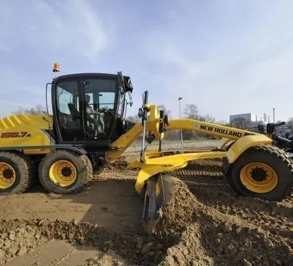 Фото №0 Аренда автогрейдрера NEW holland F156.7