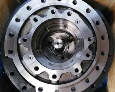 фото Редуктор хода Hitachi ZX-200-3 9233692
