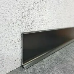 фото Черный алюминиевый плинтус для пола APL 60 Black