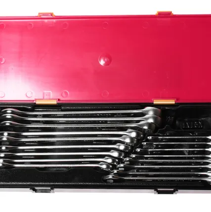 Фото №1 Набор ключей комбинированных 6-23мм 17 предметов в кейсе JTC