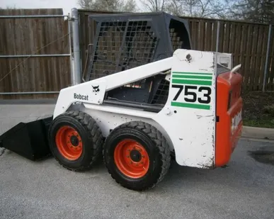 фото Аренда мини-погрузчика Bobcat S753