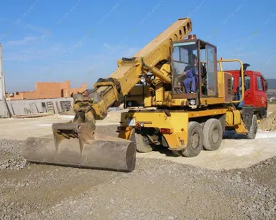 фото Аренда колесного экскаватора TISOVEC UDS 114, Москва