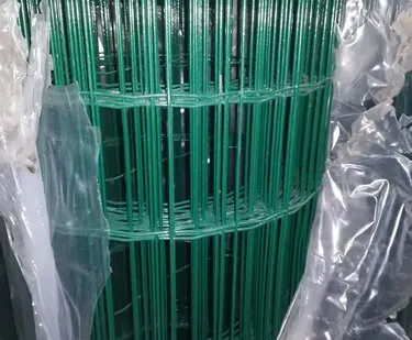 фото Сетка сварная ПВХ Зеленая "Сенеж" (50х100/50х2.2)х(1.5х20)