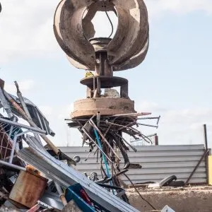 фото Сдать чермет от старых автомобилей