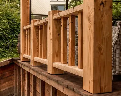 фото Перила деревянные в Екатеринбурге