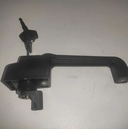 Фото №2 Ручка двери, артикул 80-6105300 (левая с ключом)