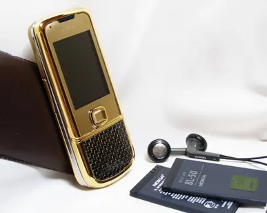 фото Nokia 8800 Art Gold Carbon