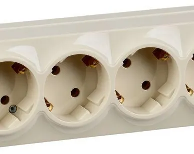 фото Розетка 4-м ОП GLORY РС24-3-ХК 16А с заземл. крем. IEK ERH41-K33-16