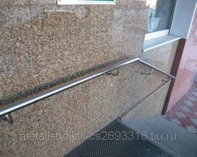 фото Поручень. Поворотное окончание пристенного одинарного поручня для лестницы