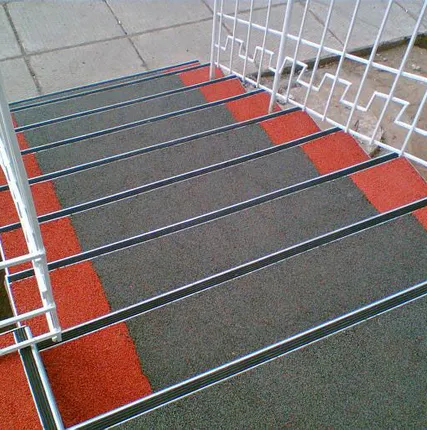 Фото №0 Покрытие крыльца резиновой крошкой