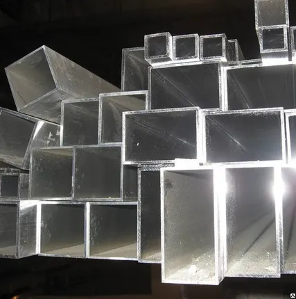 Фото №0 Труба алюминиевая прямоугольная 100х25х3 мм АД31