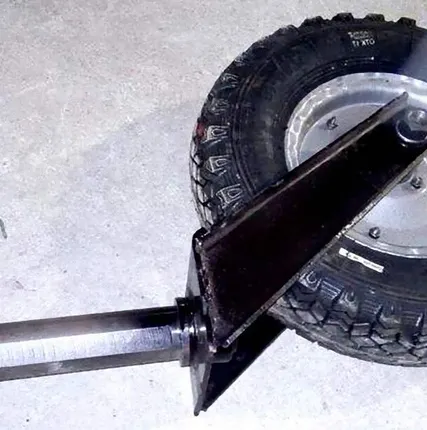 Фото №1 Колесо 5.00х10 со стойкой в сборе УМДУ-80.82-02.06.000-01Л для щеток УМДУ 80/82.02 Люкс