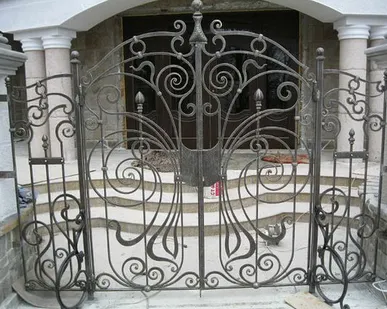 фото Металлические ворота кованые решетчатые модель  3