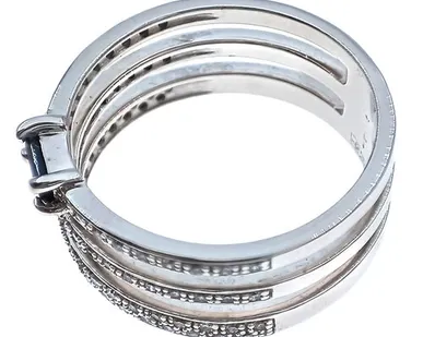 фото Сдать ювелирные изделия из серебра