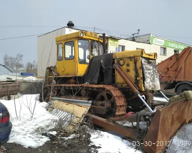 фото Т-130 бульдозер с крюком рыхлителем