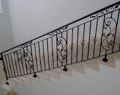 фото Изготовление металлических перил для лестниц
