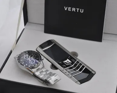 фото Vertu Signature S Design Ultimate Black Alligator телефон