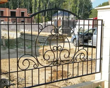 фото Забор кованый металлический