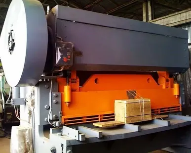 фото Рубка листа гильятиной в размер за 1т с НДС