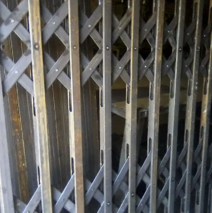 Фото №0 Решетка раздвижная банковский стандарт-усиленный, м2