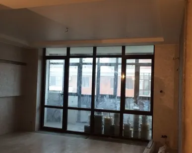 фото Монтаж витражей в квартире