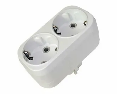 фото Разветвитель 2 гн. с/з плоский 6А UNIVersal А302