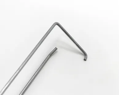 фото Крючок одинарный с ценникодержателем на экономпанель, L=150мм, цинк