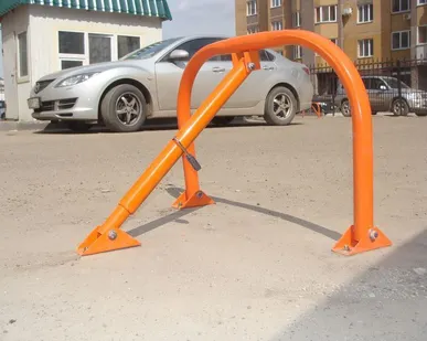 фото Установка парковочных барьеров