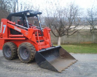 фото Аренда мини-погрузчика Toyota 6SDTL12